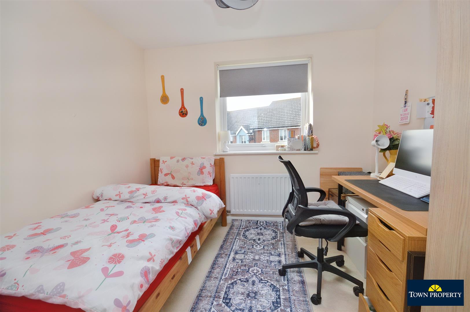 Property Details for Weavers Close Eastbourne BN21 2BA Town Property